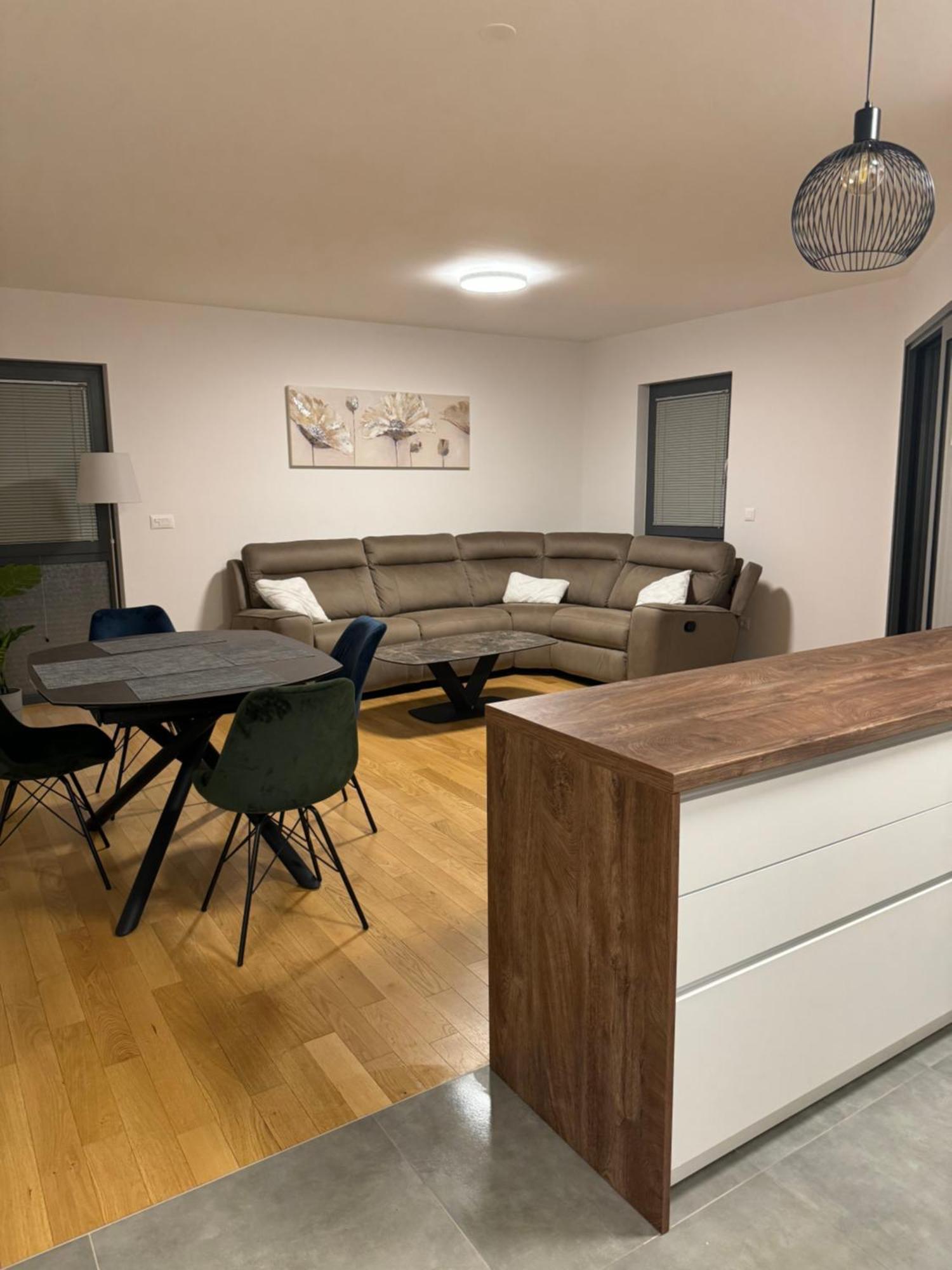 Dvj Apartments بيوغْغاد نا موغو المظهر الخارجي الصورة
